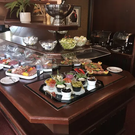 Hotel Karaman Group 3*